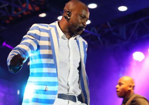 Thiaguinho, Sambô e Buchecha empolgam público carioca com "Ousadia & Alegria"